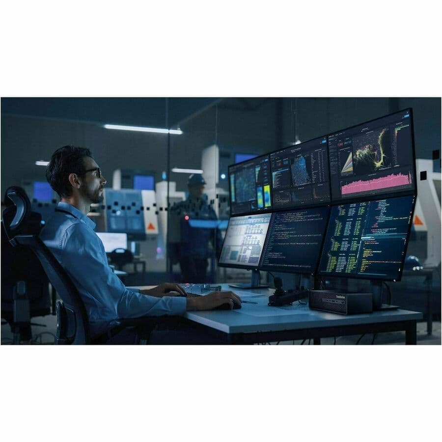 Lenovo ThinkStation P3 Ultra workstation with Intel Core i7-14700K, 16 GB RAM, and 512 GB SSD