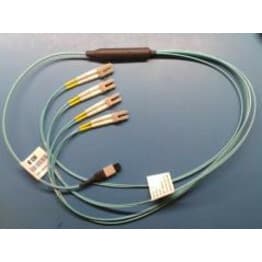 Lenovo 30 m QSFP+ MTP-MTP OM3 multimode fiber cable for data center network connections