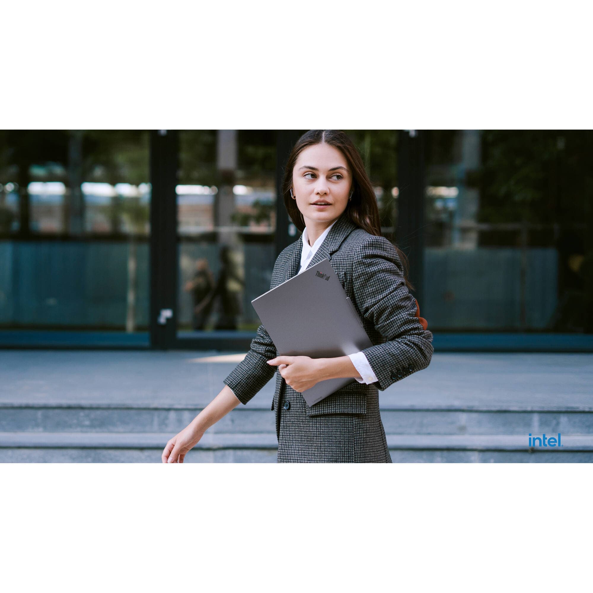 Lenovo ThinkPad X915 G1 business laptop with 15.3-inch 2.8K touch display and black Arctic Grey finish